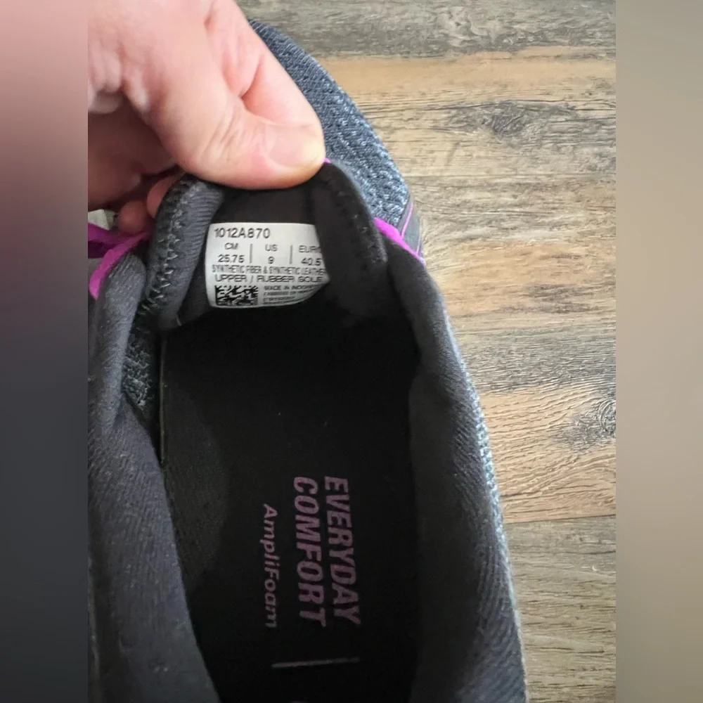 ASICS Shoes - Picture 2 of 3